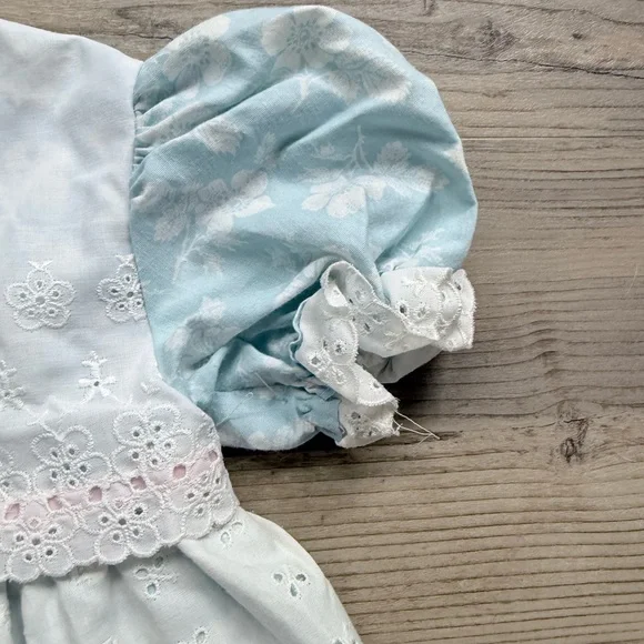Vintage Girls Peaches And Cream 80’s Laced Blue Floral Smocked Dress Size 6 - Picture 3 of 5